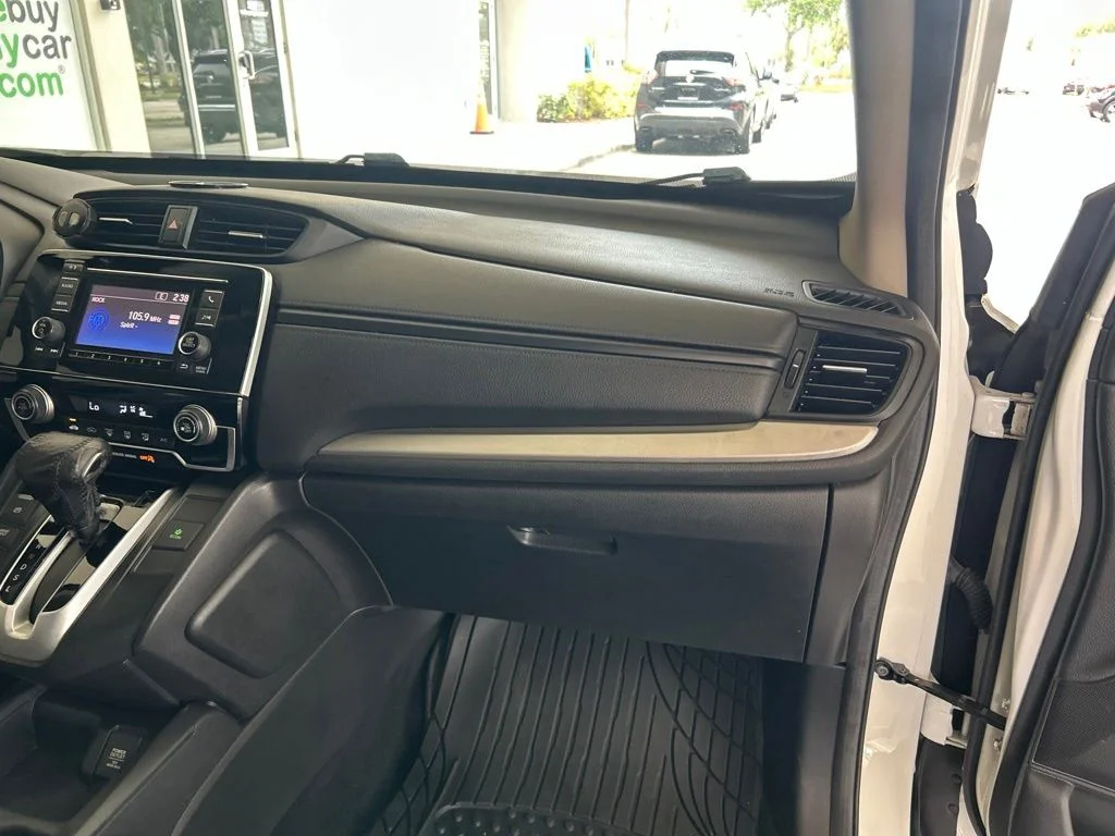 Used 2018 White Honda LX image 22
