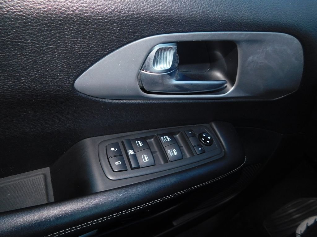 Used 2021 Black Chrysler Touring image 31