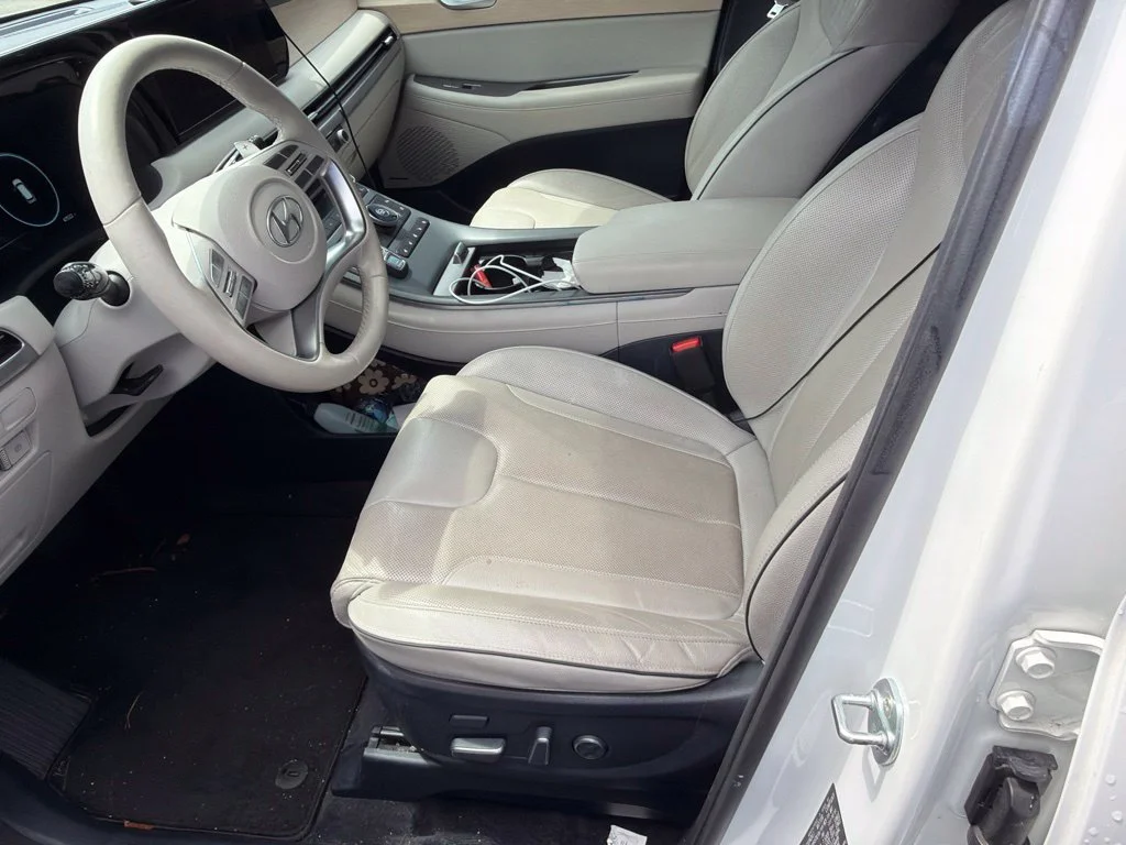 Used 2024 Hyper White Hyundai Limited image 9