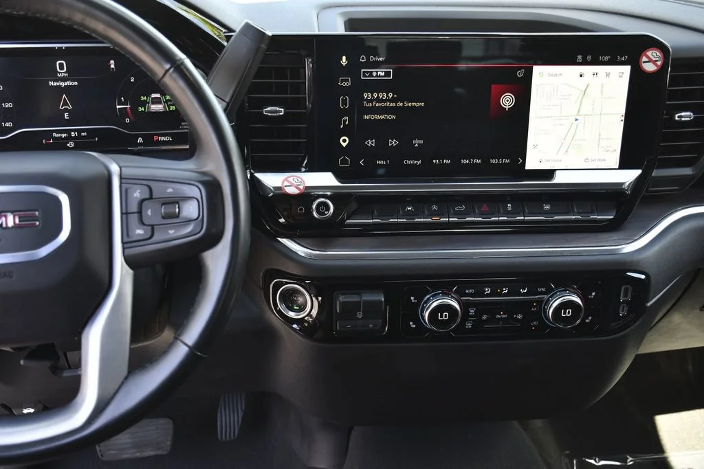 Used 2025 Onyx Black GMC SLT image 11