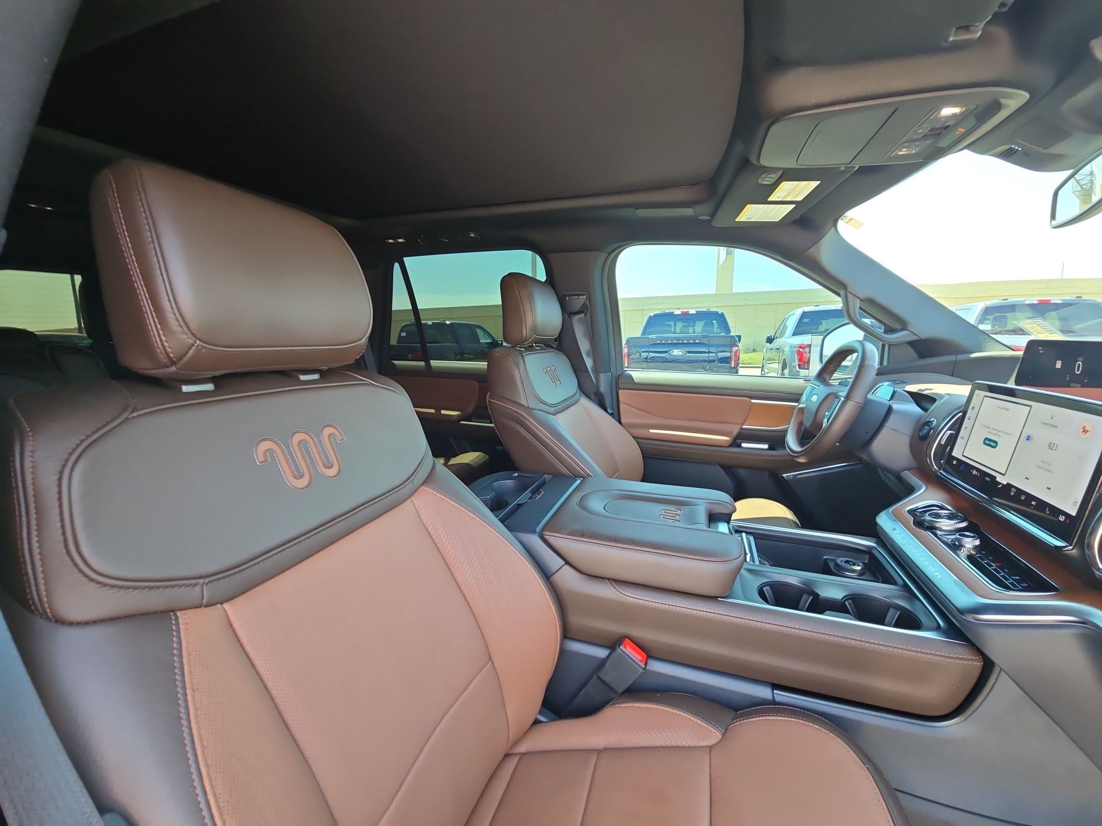 Used 2025 White Metallic Ford King Ranch image 27