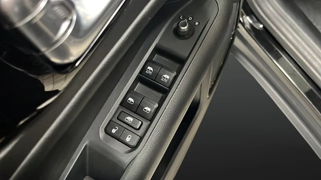 Used 2025 Diamond Black Jeep Latitude image 20