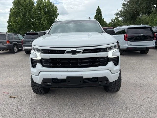 Used 2022 White Chevrolet RST image 2
