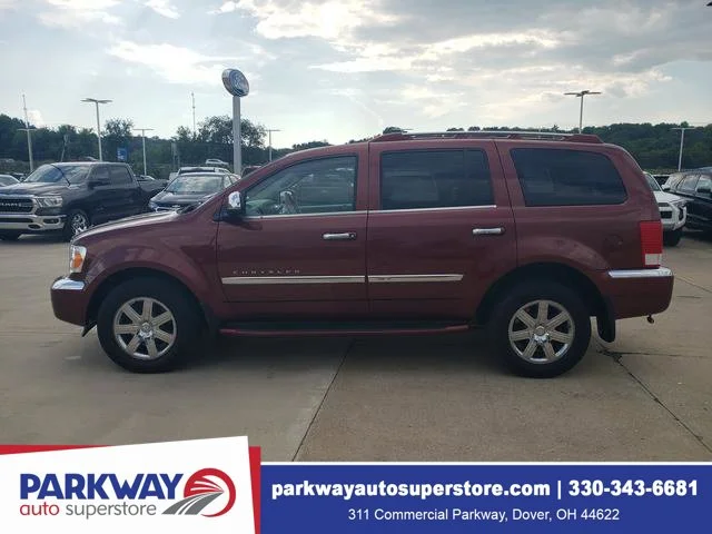 Used 2008 Red Chrysler Limited image 9