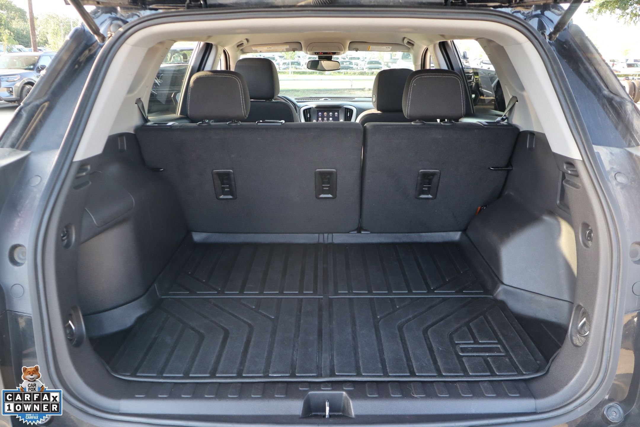 Used 2024 Ebony Twilight Metallic GMC SLE image 25