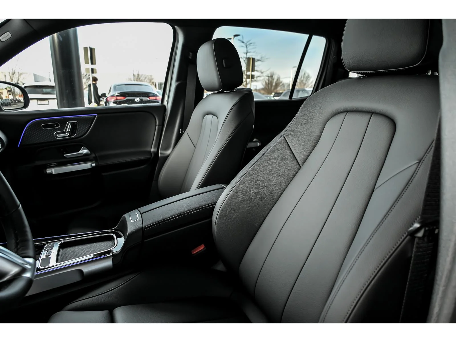 New 2026 Mountain Grey Metallic Mercedes-Benz GLB 250 image 7
