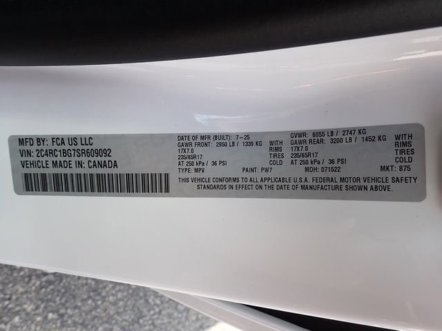 New 2025 Bright White Clear-Coat Exterior Paint Chrysler Select image 18
