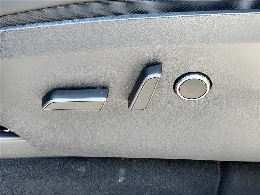 Used 2023  TESLA  image 20