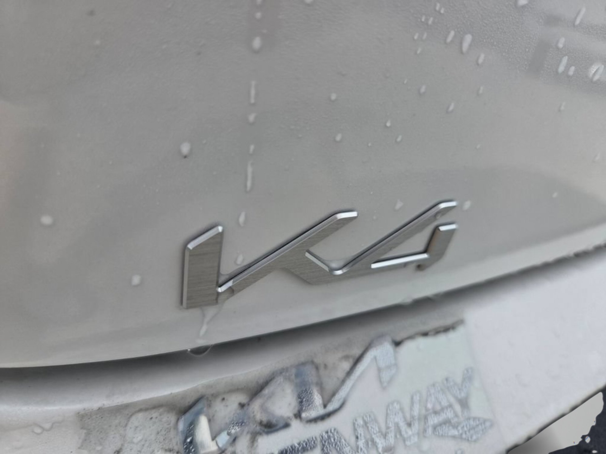New 2026 Snow White Pearl Kia EX image 30