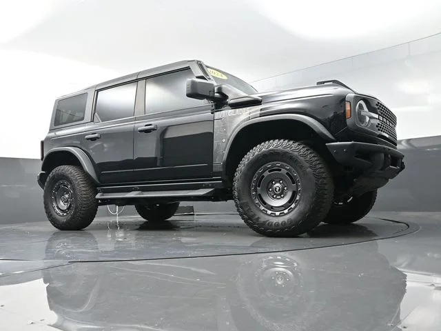 Used 2024 Black Ford Everglades image 34