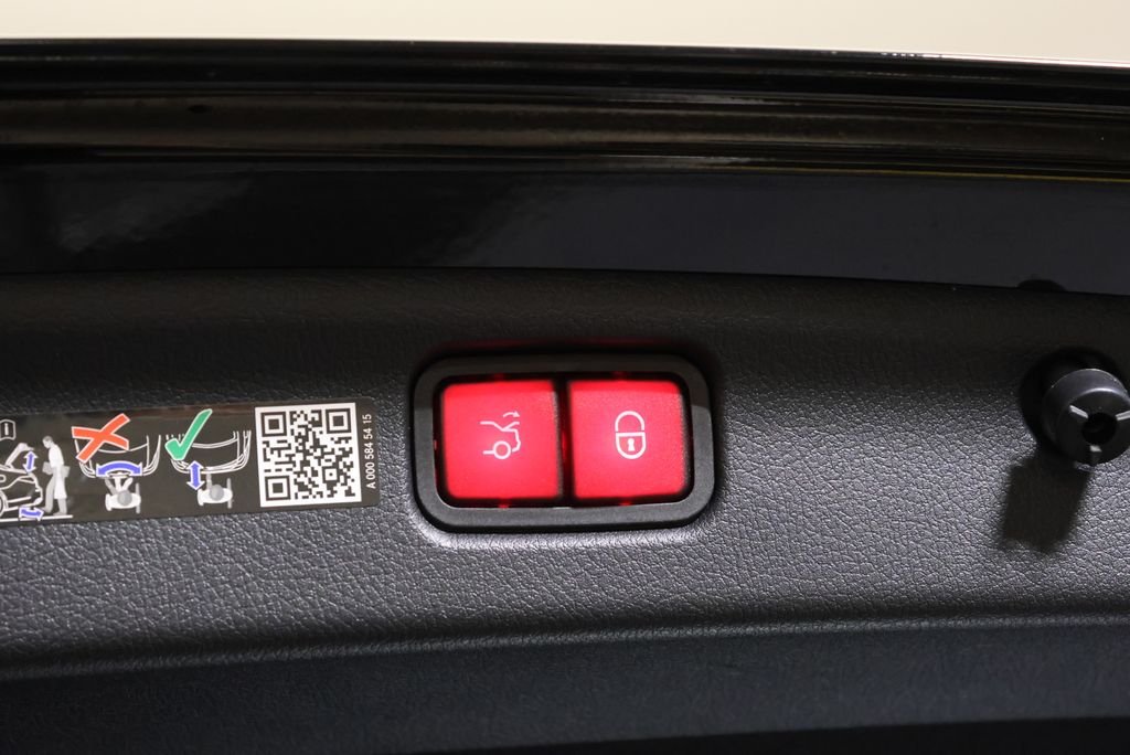 2026 Mercedes-Benz C-Class Sedan C 300 - Photo 58