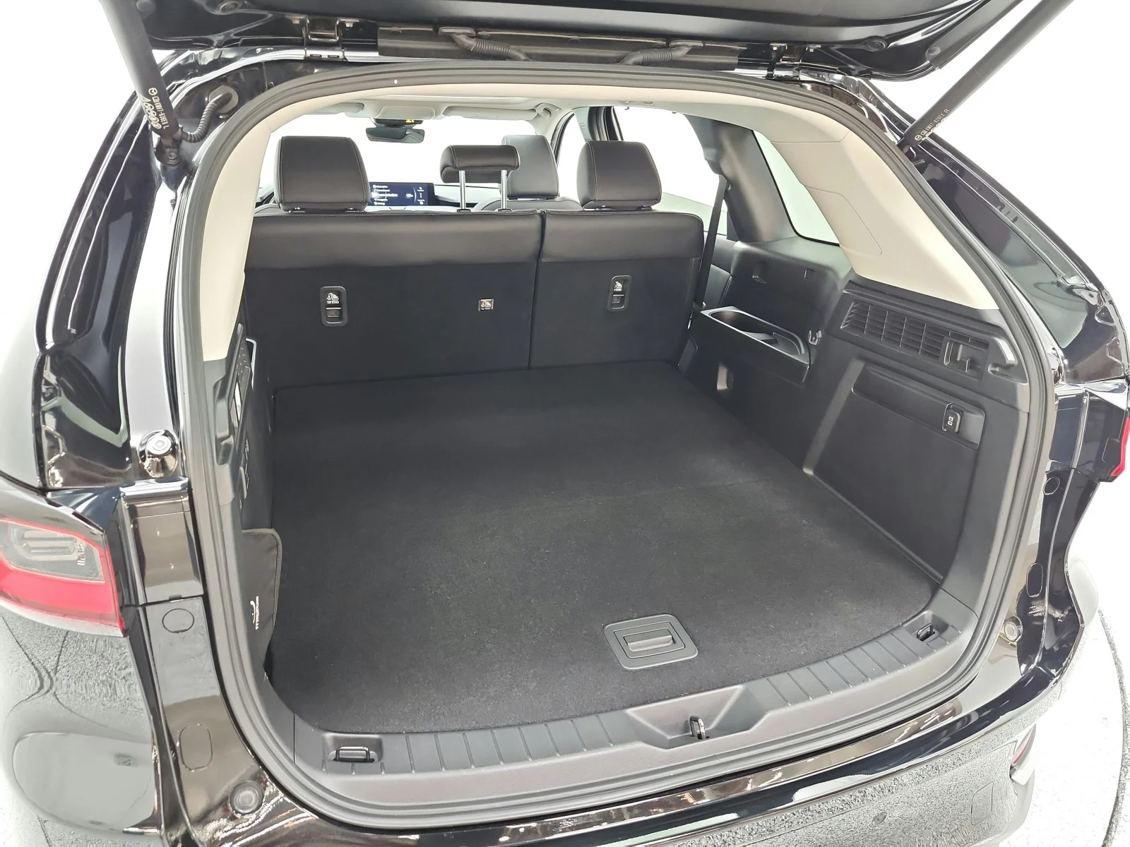 Used 2025 Jet Black Mica Mazda Premium Package AWD image 38
