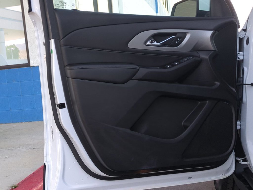 Used 2023 Summit White Chevrolet LT Cloth image 24
