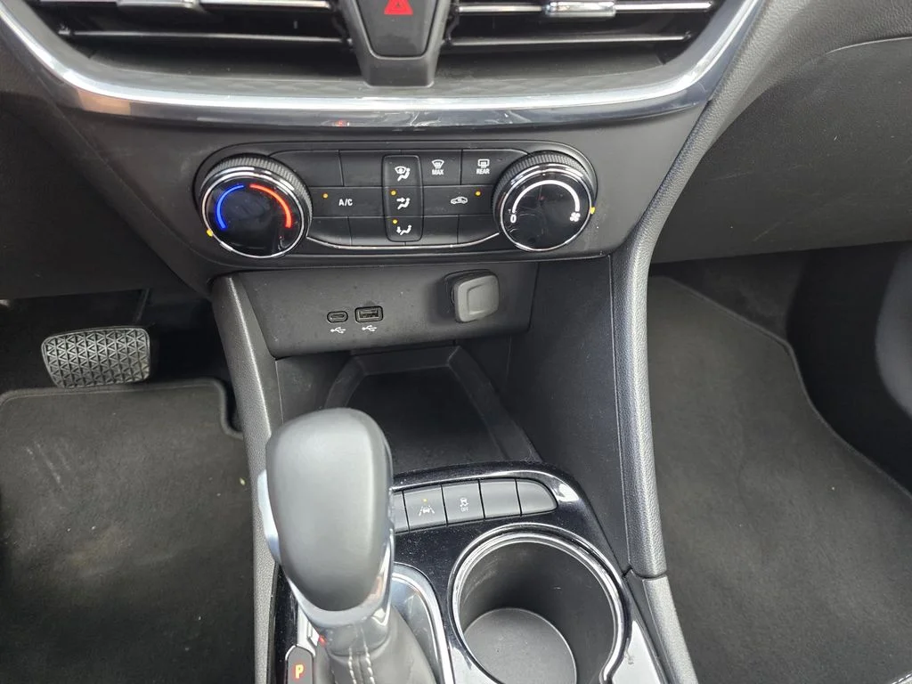 Used 2024 Summit White Buick Preferred image 16