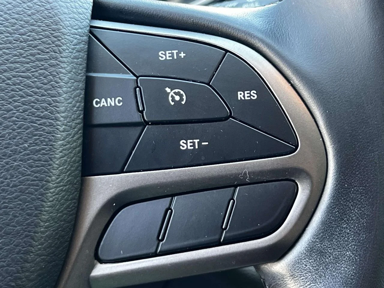 Used 2019 Granite Crystal Metallic Clearcoat Jeep Latitude Plus 4x4 image 29