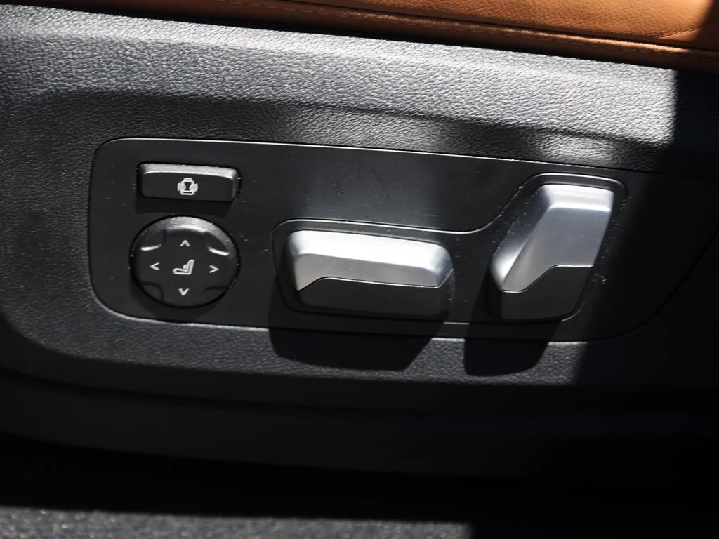 Used 2025 Gray BMW xDrive40i image 20
