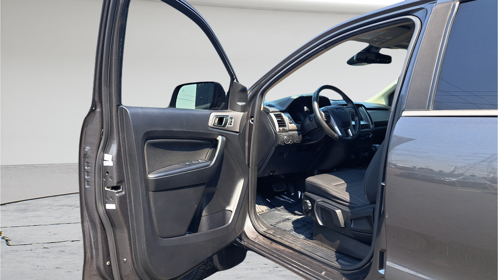 Used 2019 Gray Ford XLT image 9