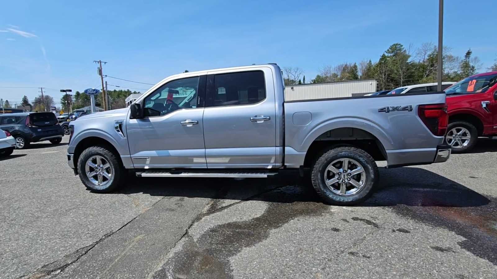 Used 2024 Iconic Silver Ford XLT image 7