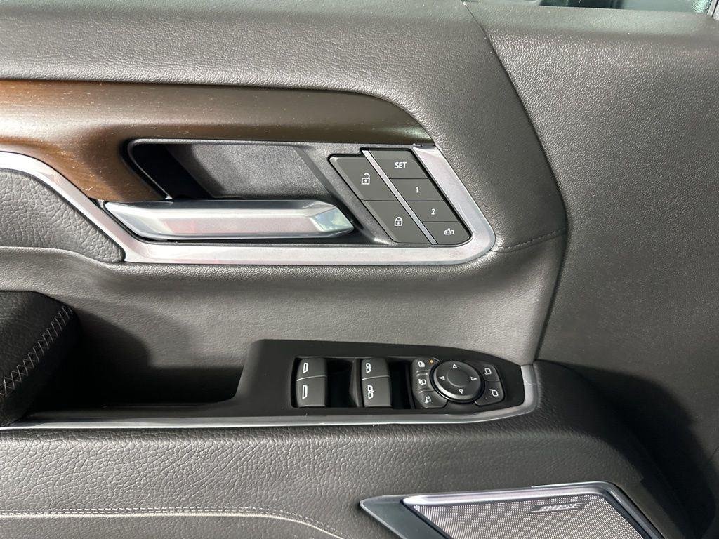 Used 2025 Onyx Black GMC Denali image 24