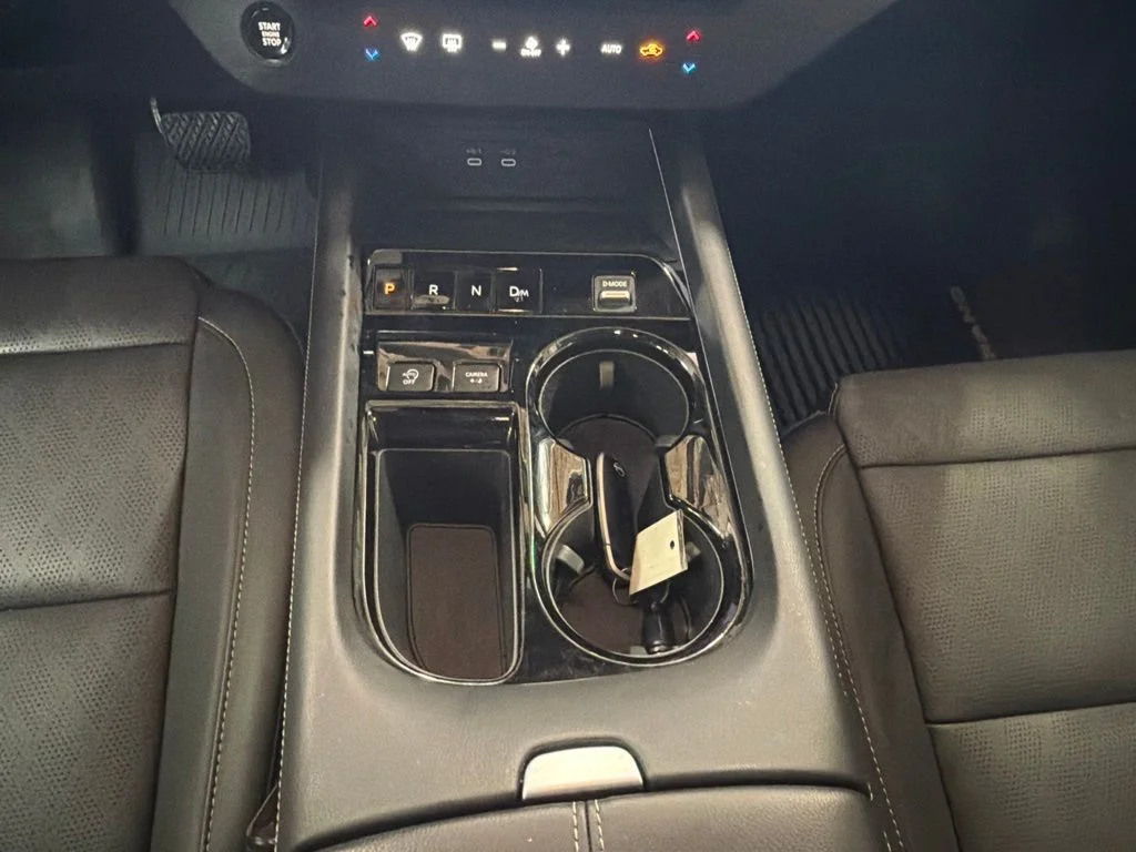 Used 2025 Scarlet Ember Tintcoat Nissan Platinum image 21