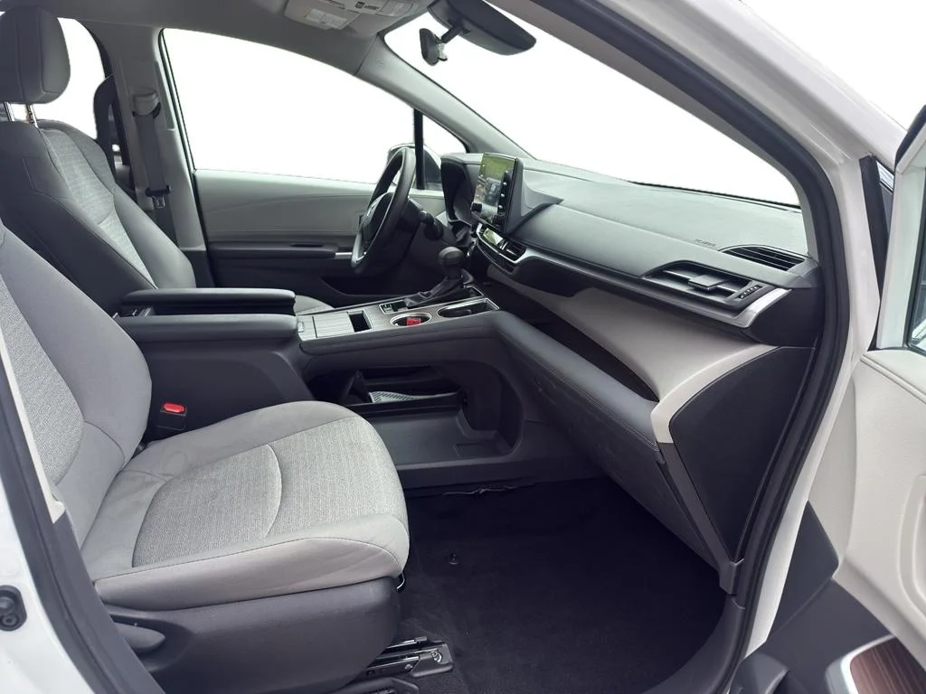 Used 2024 Ice Toyota LE image 5