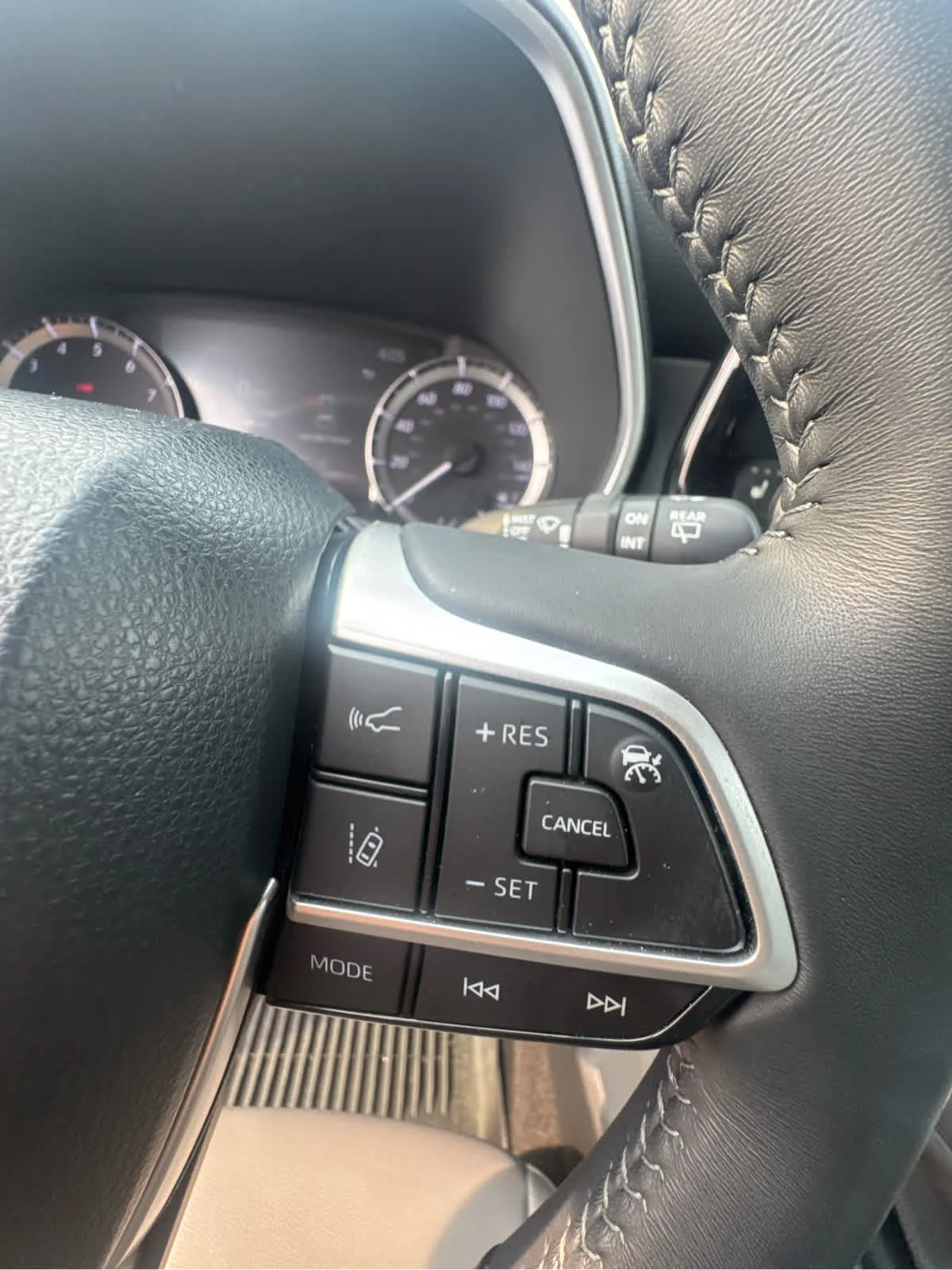 Used 2023 Moon Dust Toyota XLE image 18