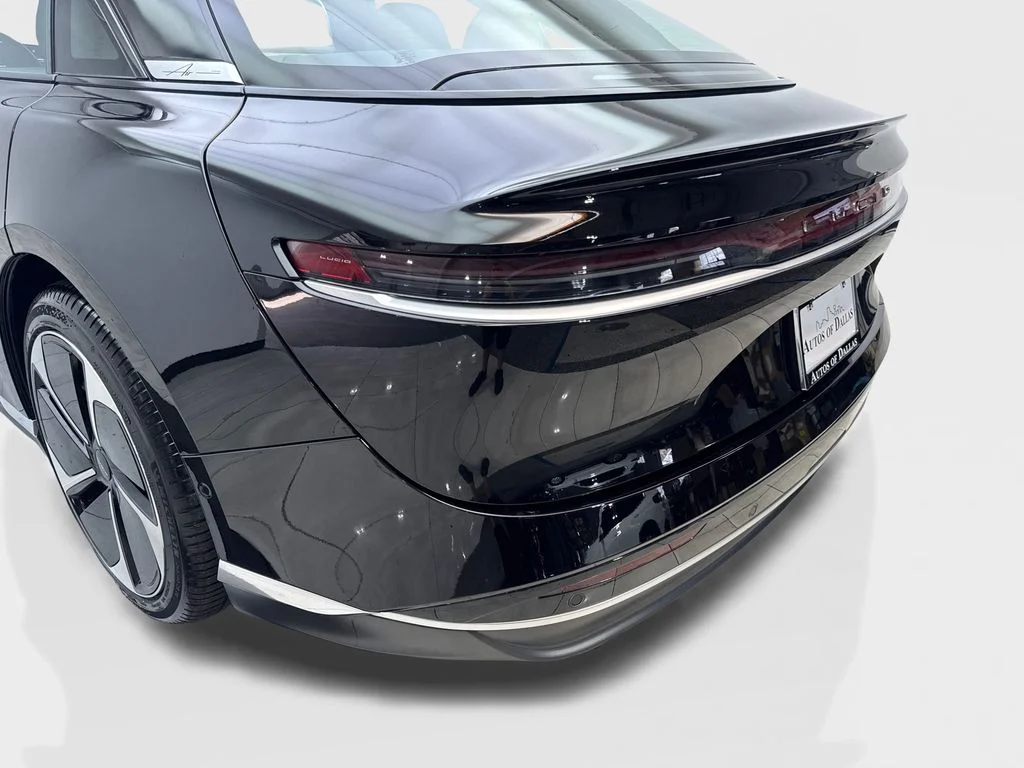 Used 2023 Black Lucid Touring image 18