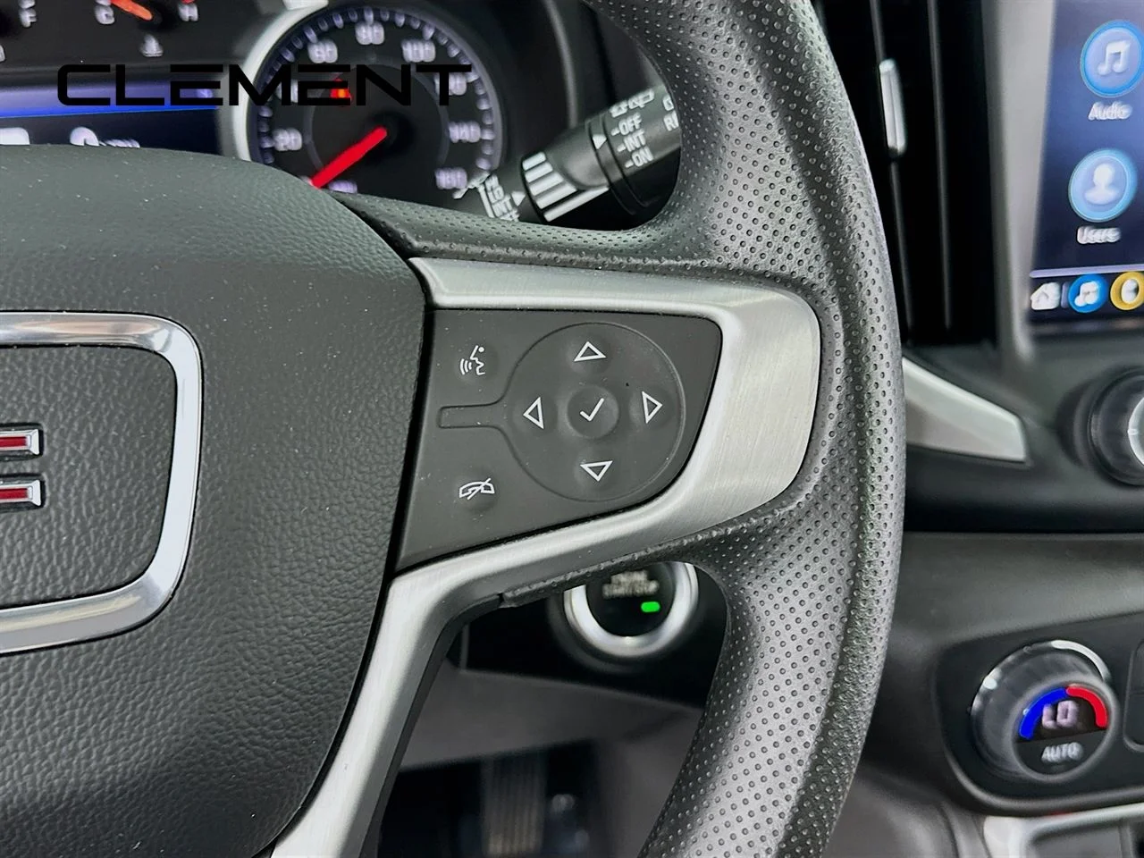 Used 2022 Summit White GMC SLE image 17