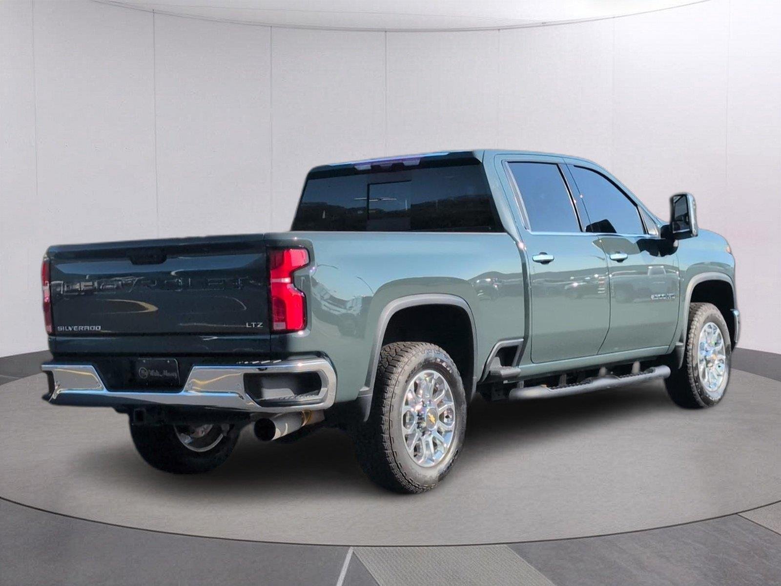 Used 2025 Cypress Gray Chevrolet LTZ image 6