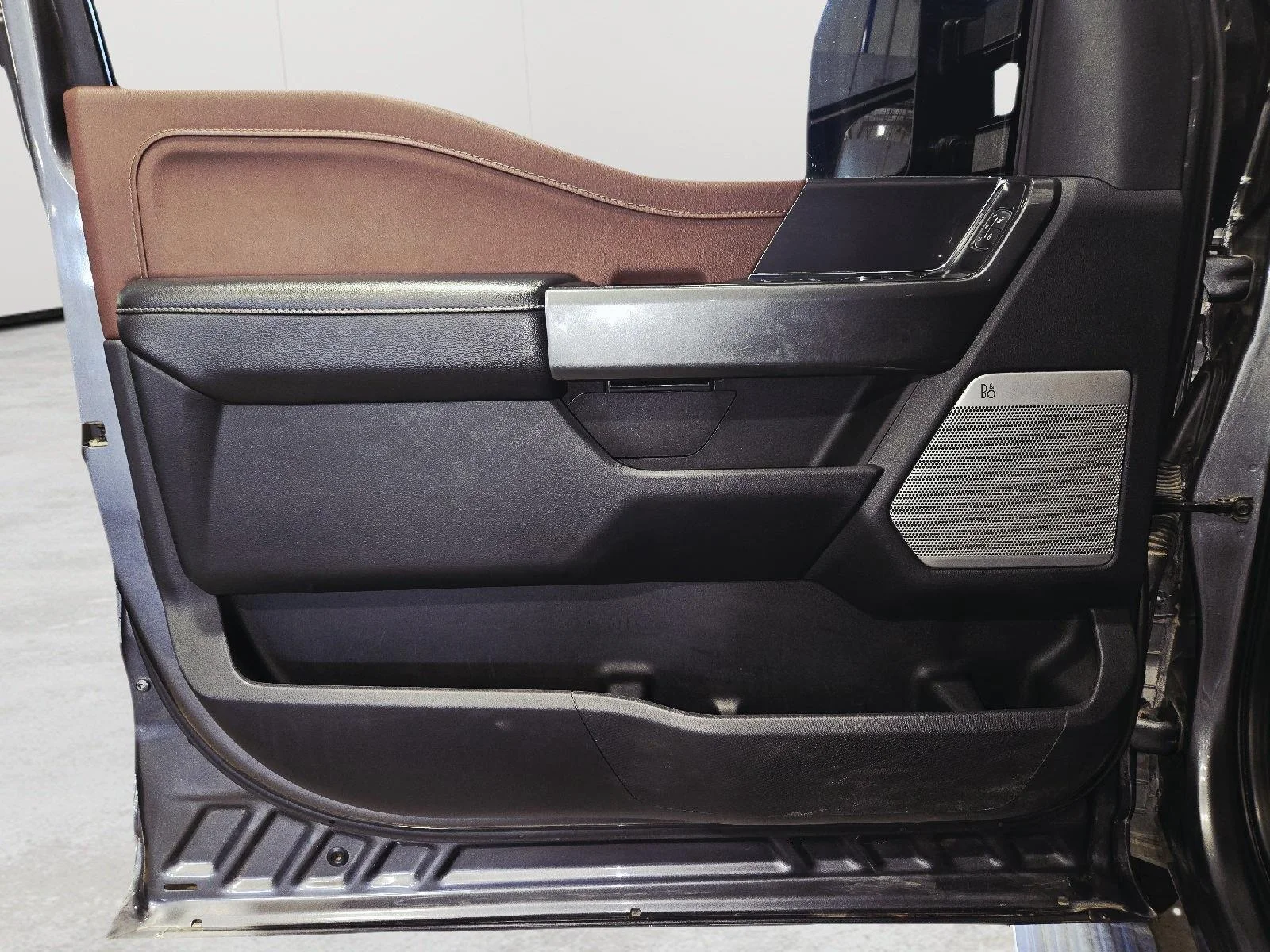 Used 2023 Carbonized Gray Ford LARIAT image 11
