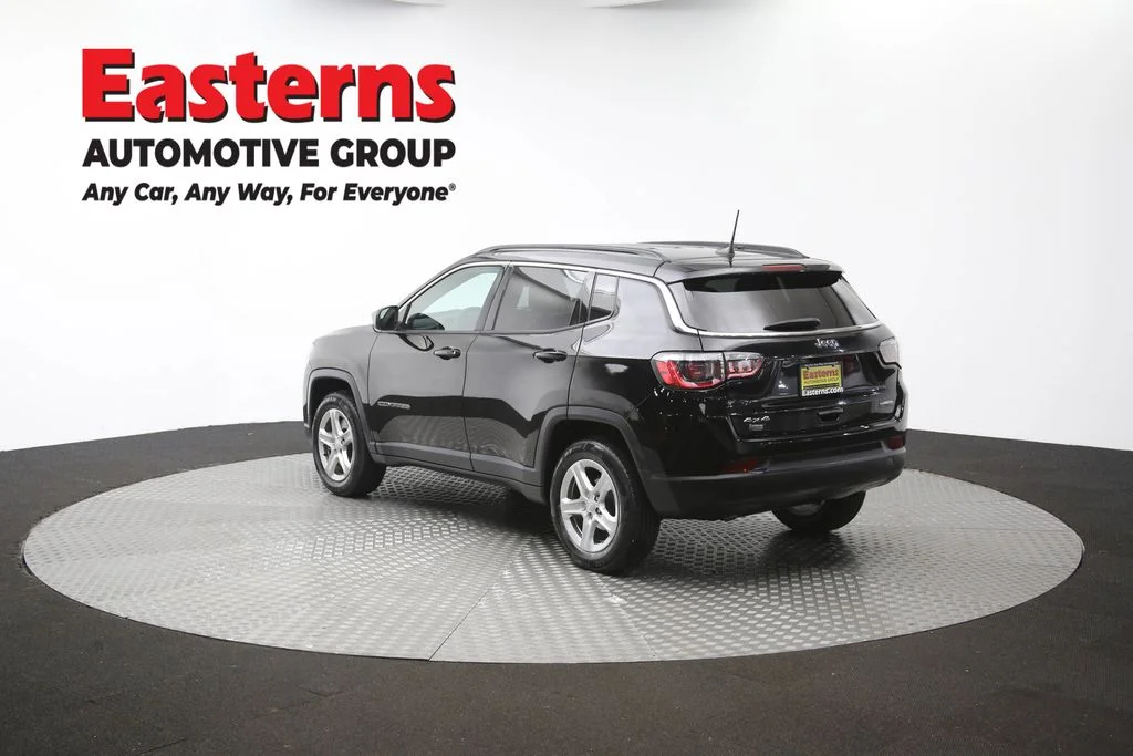 Used 2023 Black Jeep Latitude image 37