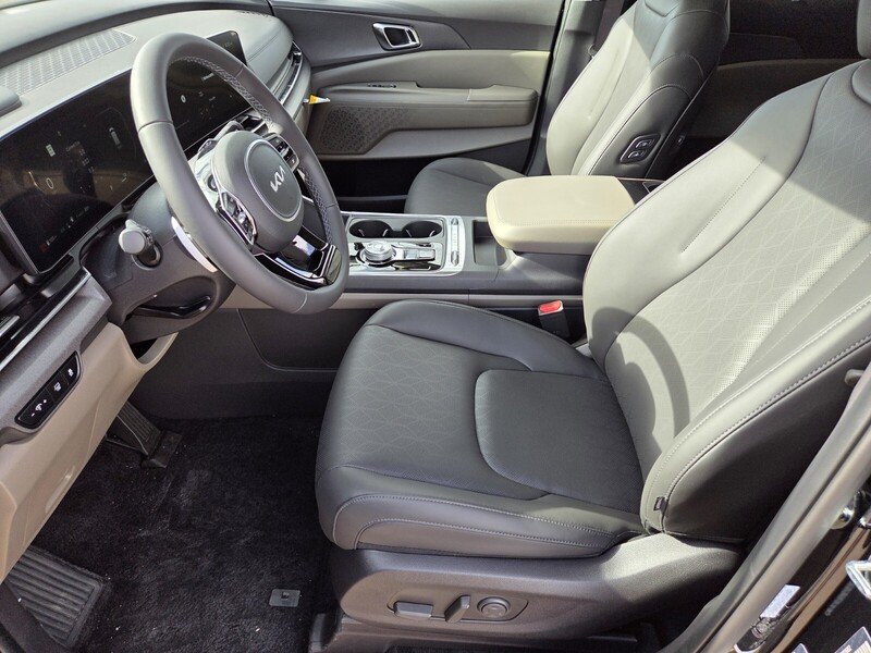 New 2026 Aurora Black Pearl Kia SX image 7