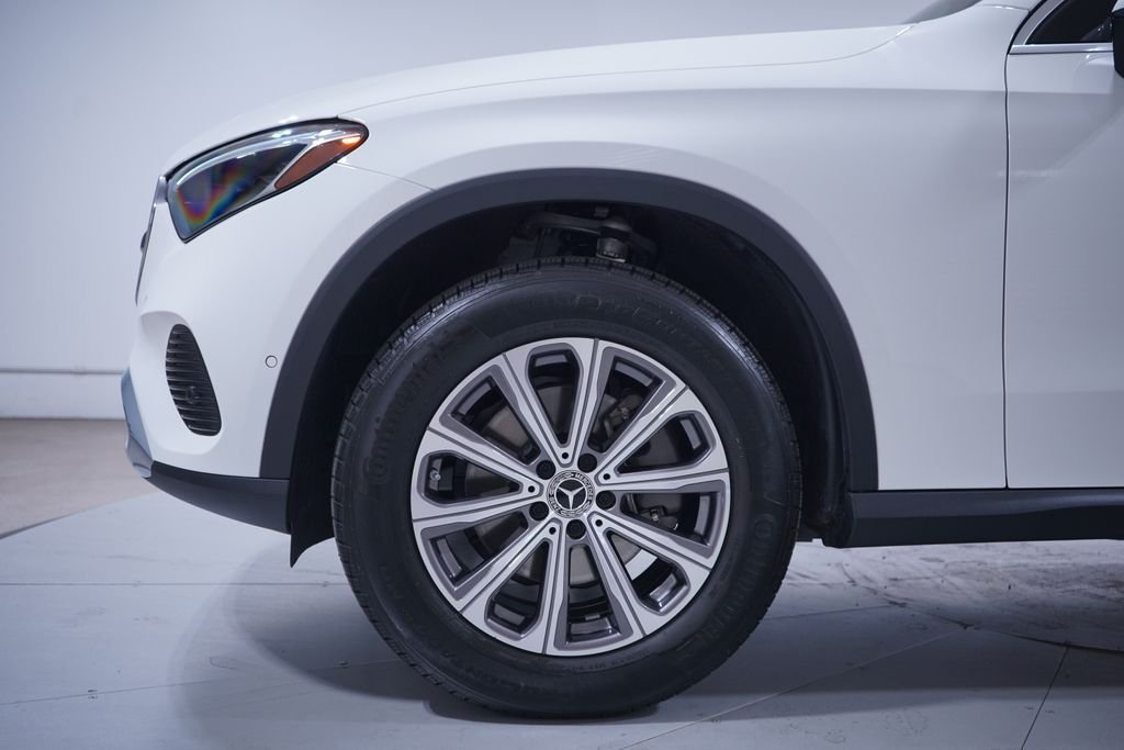 Used 2024 Polar White Mercedes-Benz GLC 300 image 2