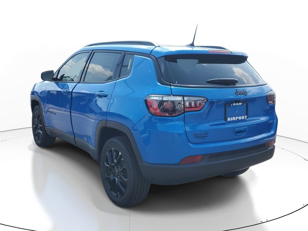 New 2026 Hydro Blue Pearlcoat Jeep Latitude image 2