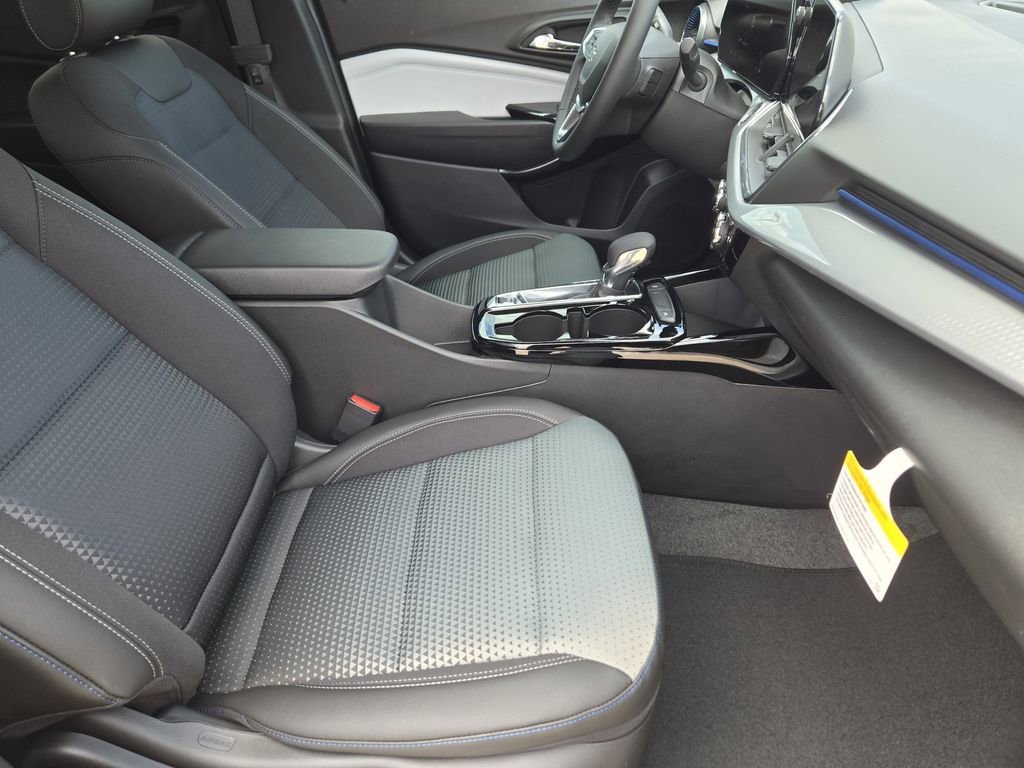 2026 Chevrolet Trax LT - Photo 6