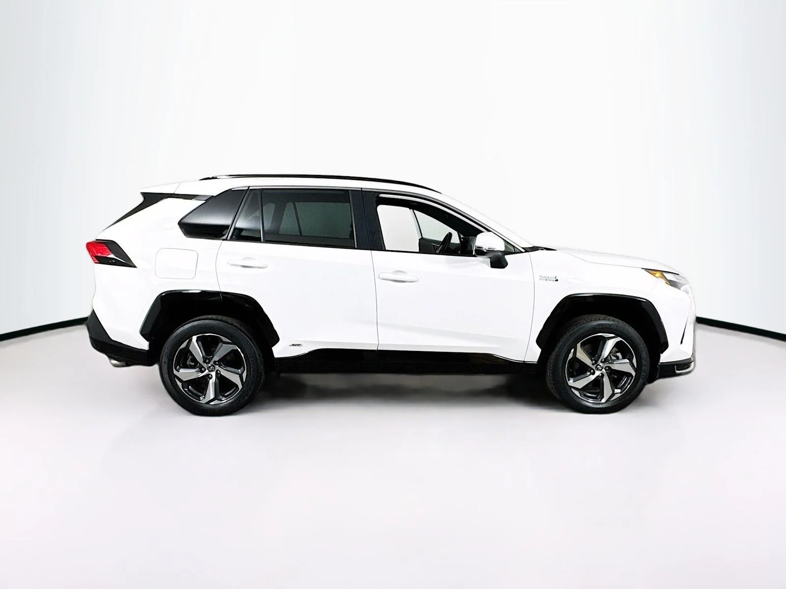 Used 2023 White Toyota SE image 7