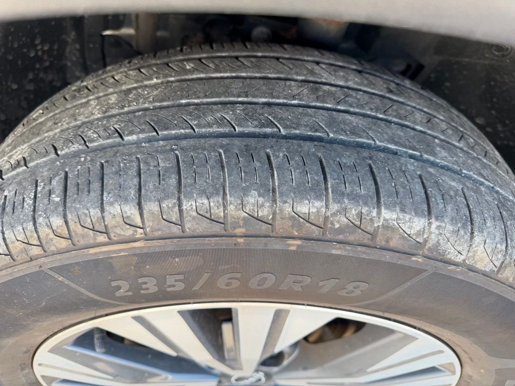 Used 2023 Gray Nissan SV image 7