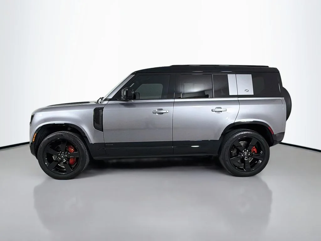 Used 2024 Eiger Grey Metallic Land Rover X image 8