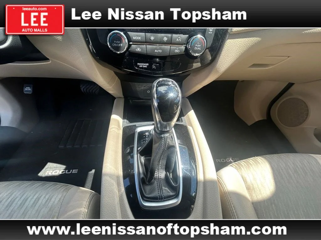 Used 2019 Pearl White Tricoat Nissan SV image 12