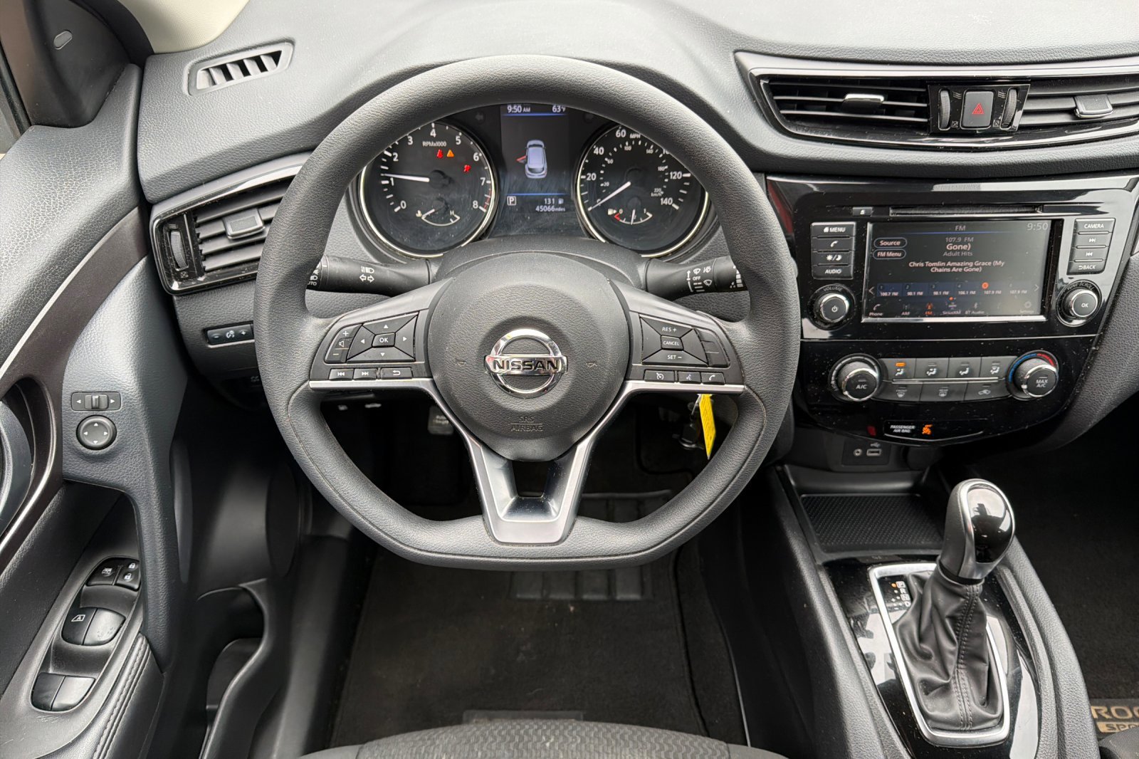 Used 2021 Glacier White Nissan S image 12