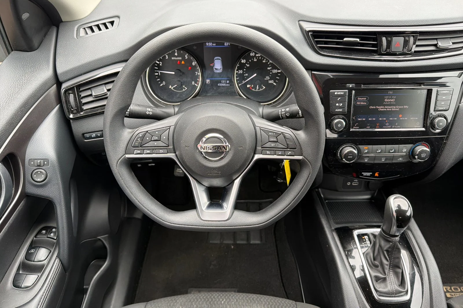 Used 2021 Glacier White Nissan S image 12