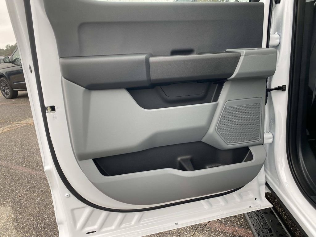 New 2026 Oxford White Ford F-350® XL image 9