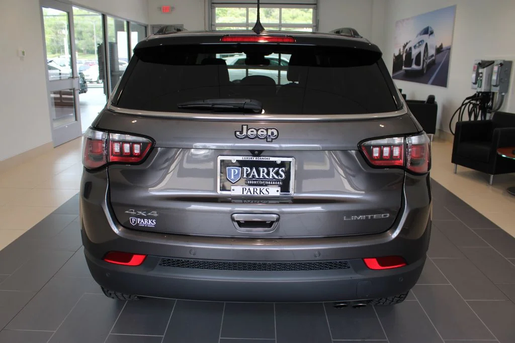 Used 2022 Gray Jeep Limited image 28