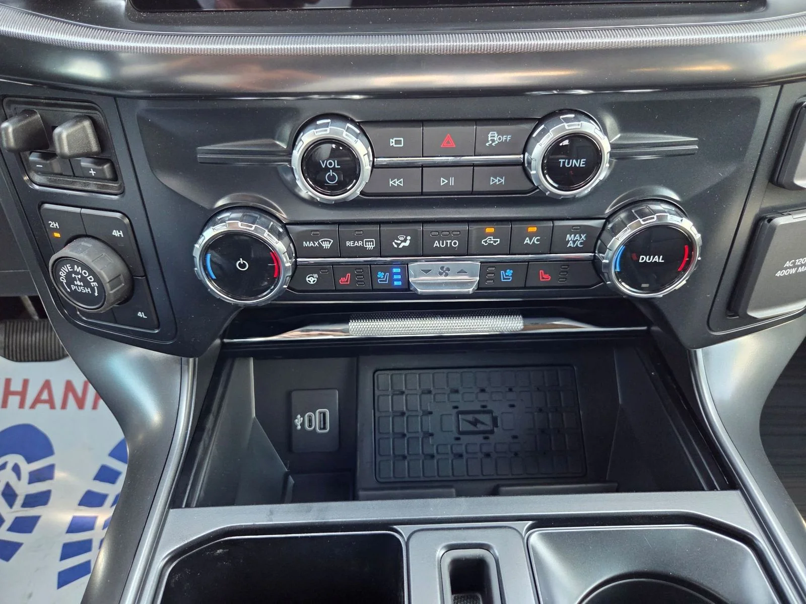New 2026 Iconic Silver Metallic Ford Lariat® image 22