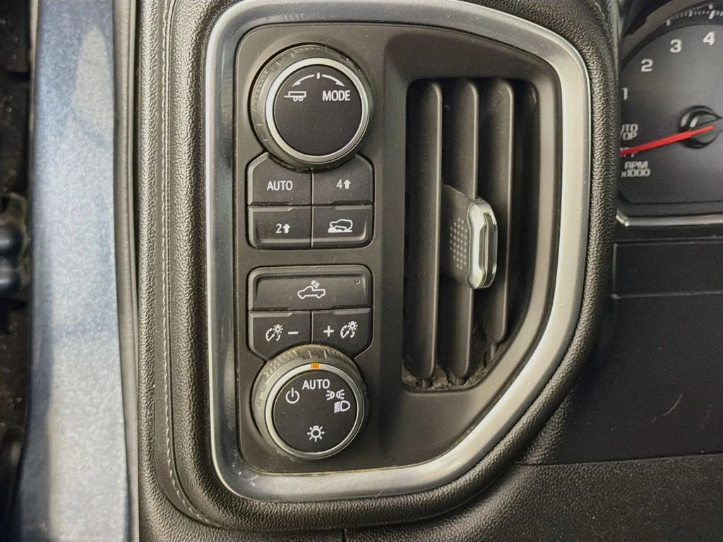 Used 2020 Gray Chevrolet LT image 11