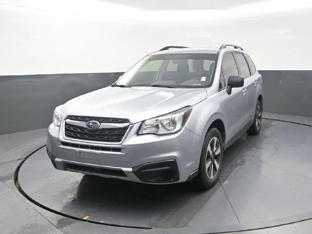 Used 2018 Silver Subaru 2.5i image 2