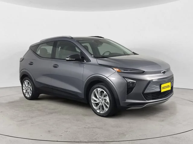Used 2023 GRAY GHOST METALLIC Chevrolet LT image 3
