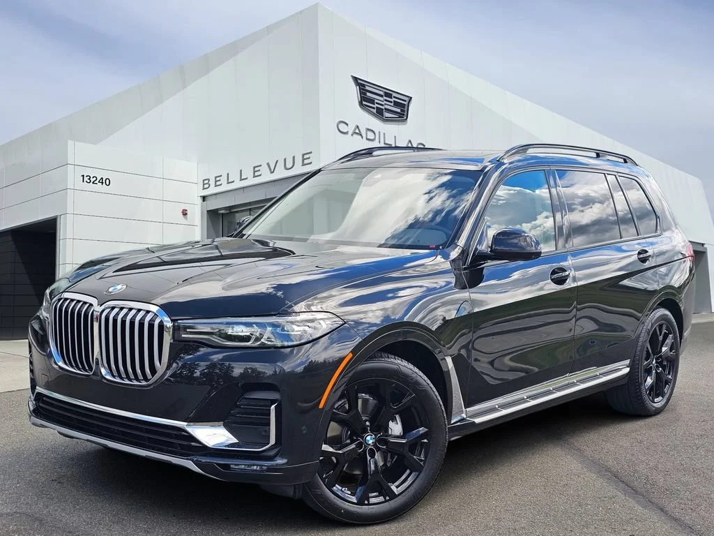 2022 BMW X7 xDrive40i's photo