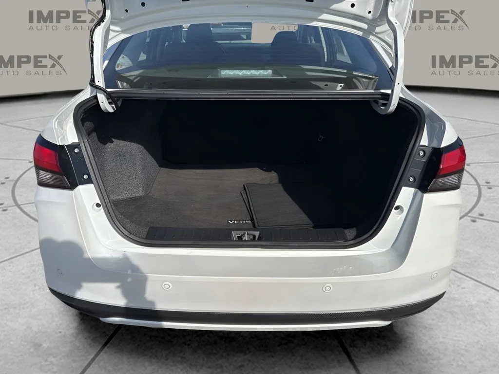 Used 2025 White Nissan 1.6 SV image 24