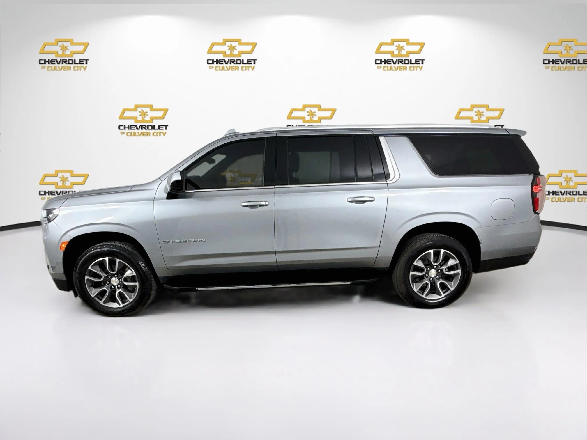 Used 2023 STERLING GRAY METALLIC Chevrolet LS image 5
